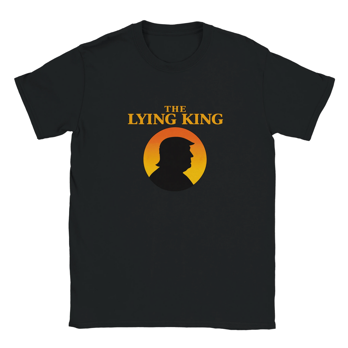 Svart t-shirt med The LYING KING-tryck och orange rundel med profil