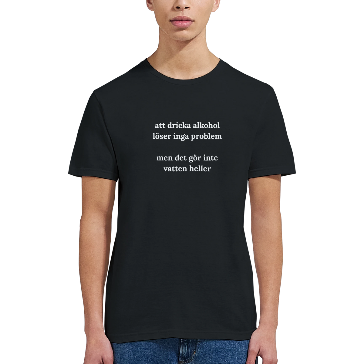 Svart t-shirt med vitt texttryck och rund hals